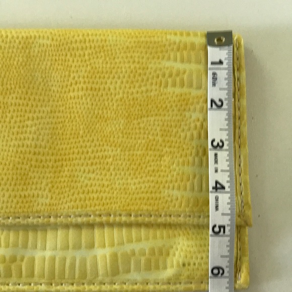 Cute yellow handbag clutch with inside pocket - Picture 2 of 6